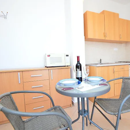 Jozo.2 Apartamento *