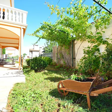 Jozo.2 Apartamento *